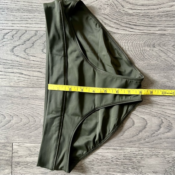 Lululemon Tidal Flow Full Bottom II
Dark Olive - Picture 9 of 10